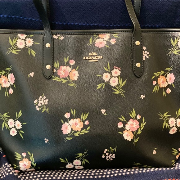 Coach Handbags - Coach purse
